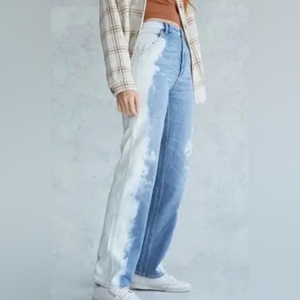 PacSun Jeans - Women’s 90’s Boyfriend, Side Bleach, Carpenter Jeans. Size 22